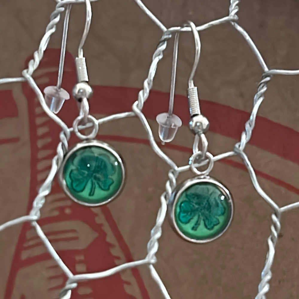 Trader Joe’s earrings 8mm clover